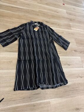 Leikini’s 3XL dress.  Moon phase pattern